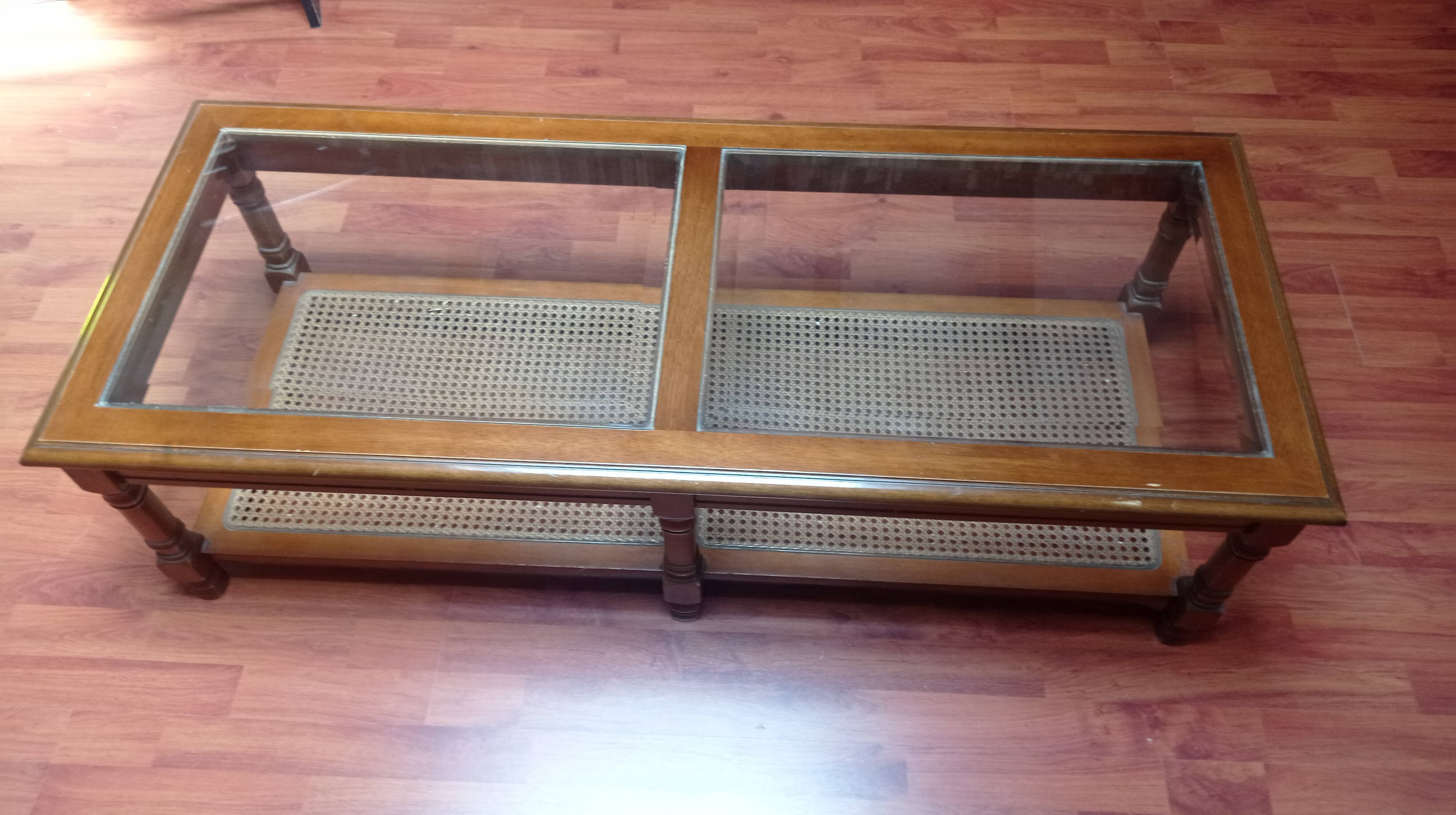 Coffee table in wood, glass and rattan