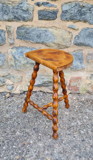 Tripod stool