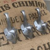 3 cast aluminum hooks