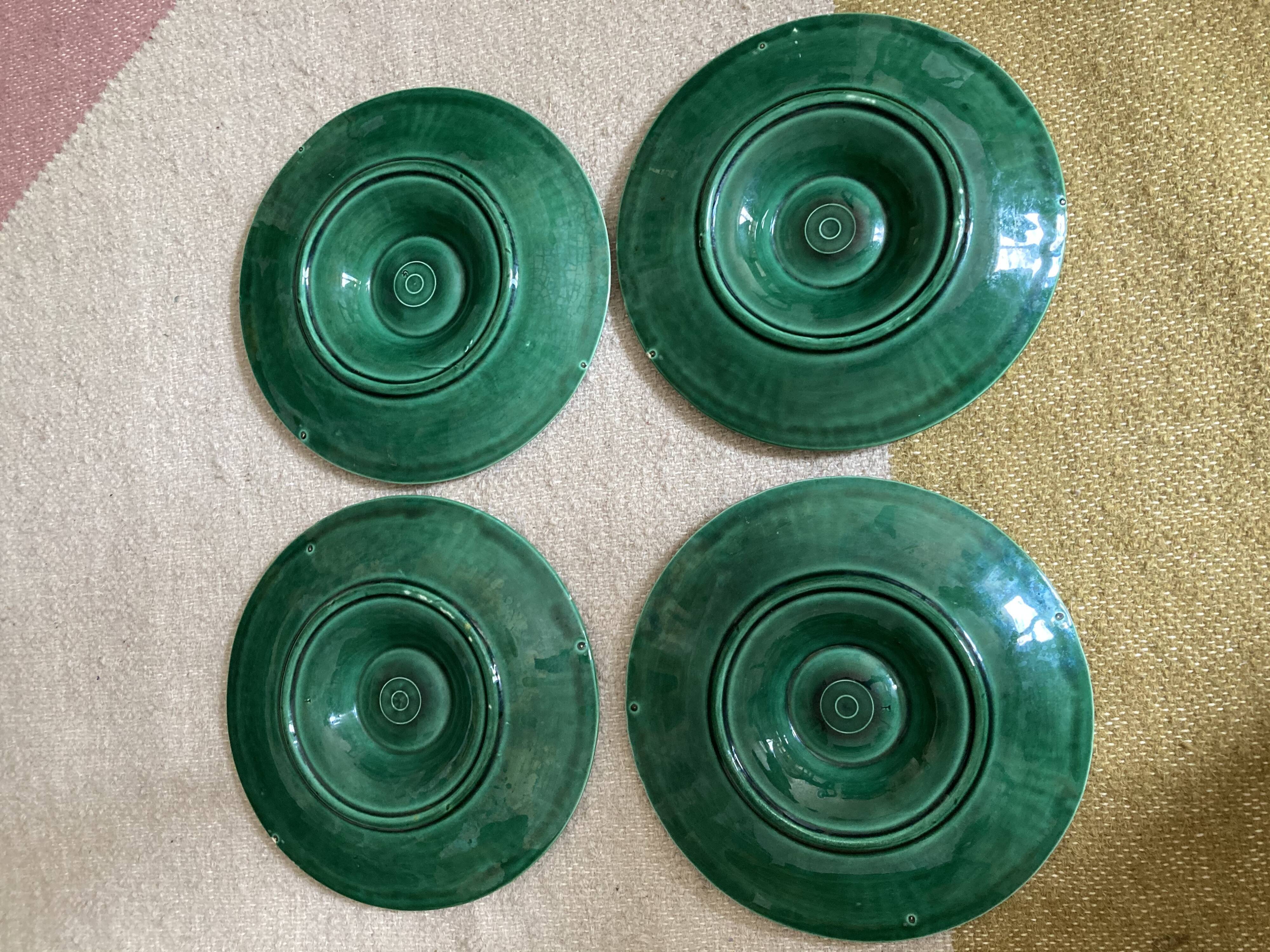 Lot de 4 assiettes à huîtres en barbotine