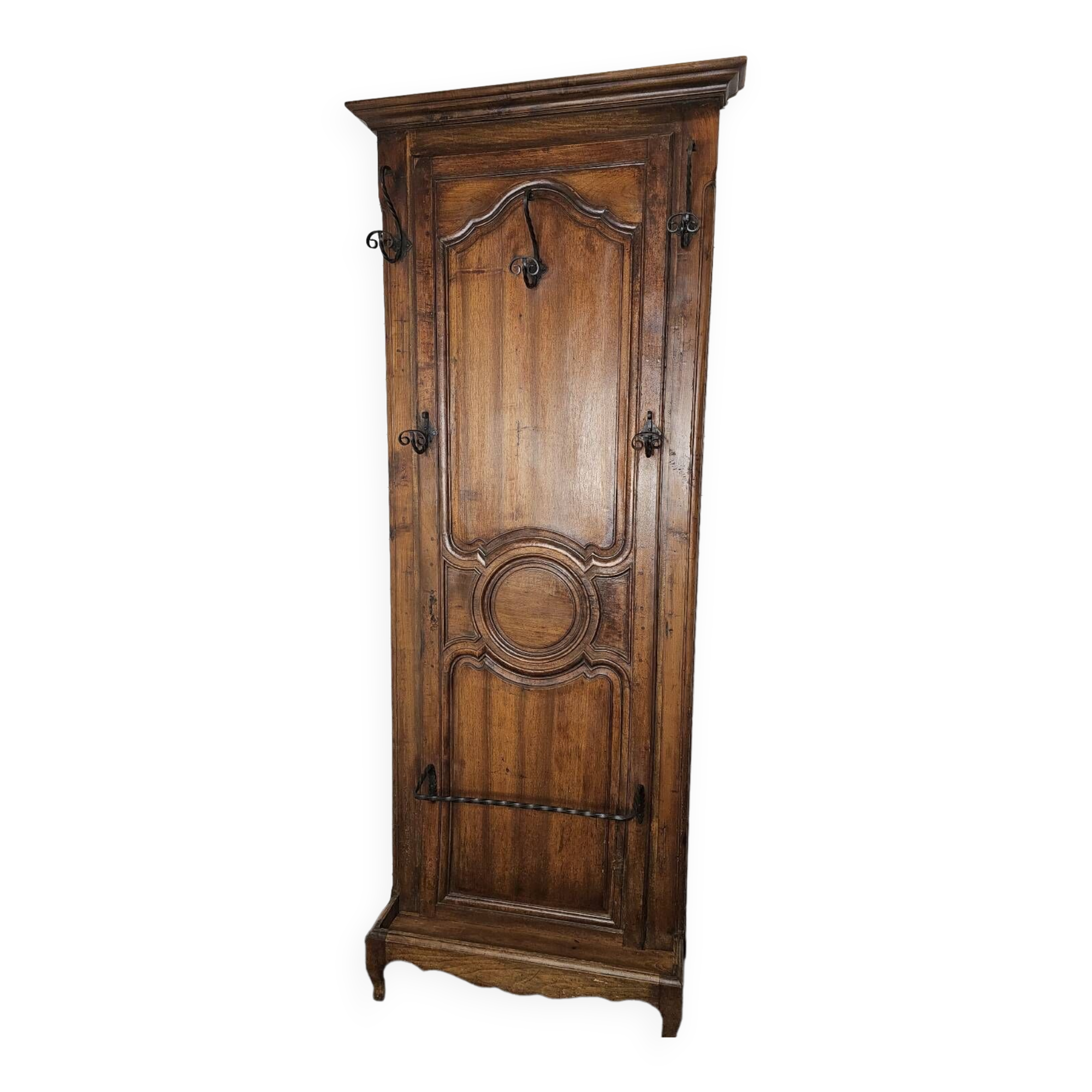 Wall-mounted locker in walnut