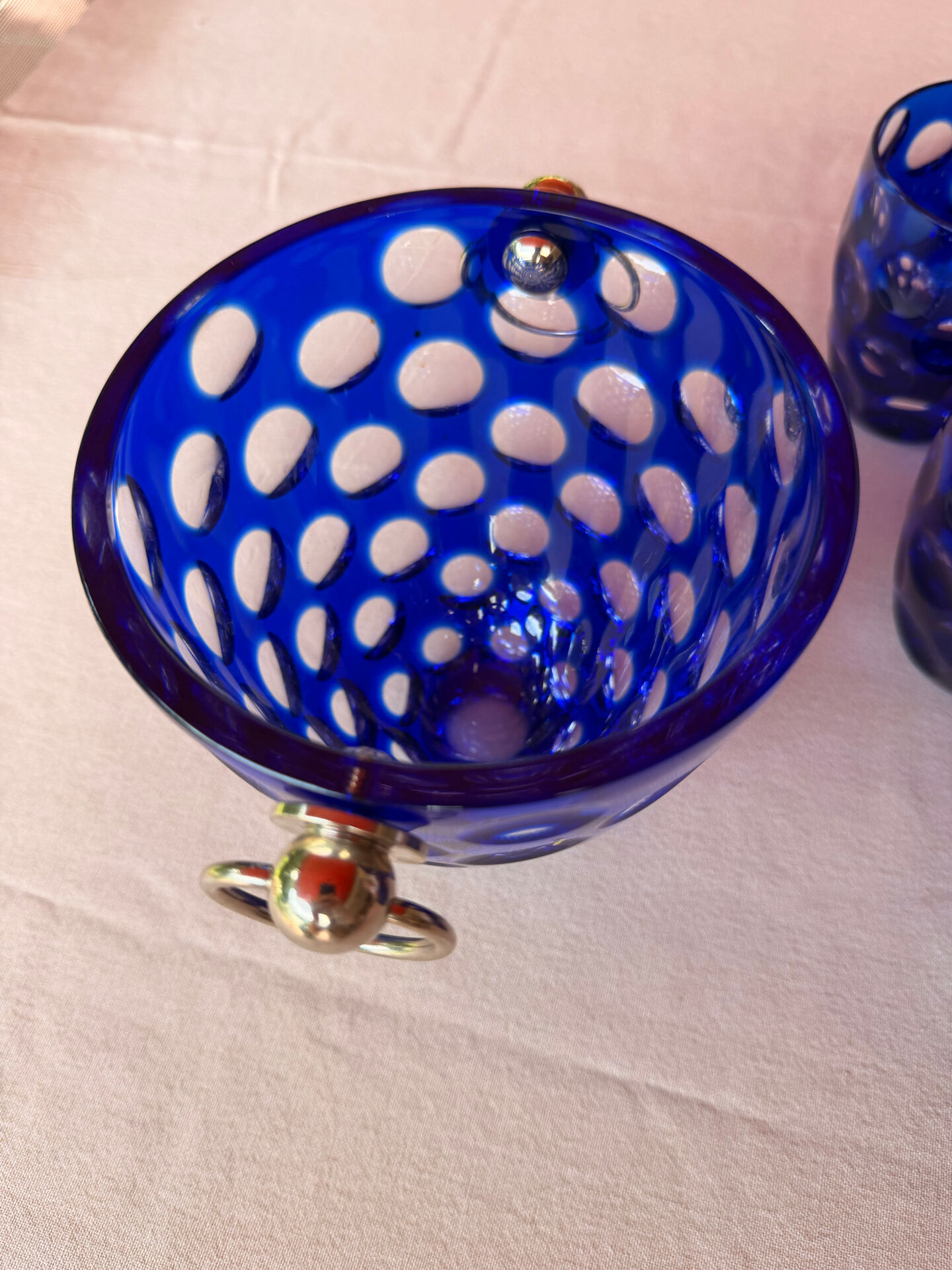 Verre cristal bleu