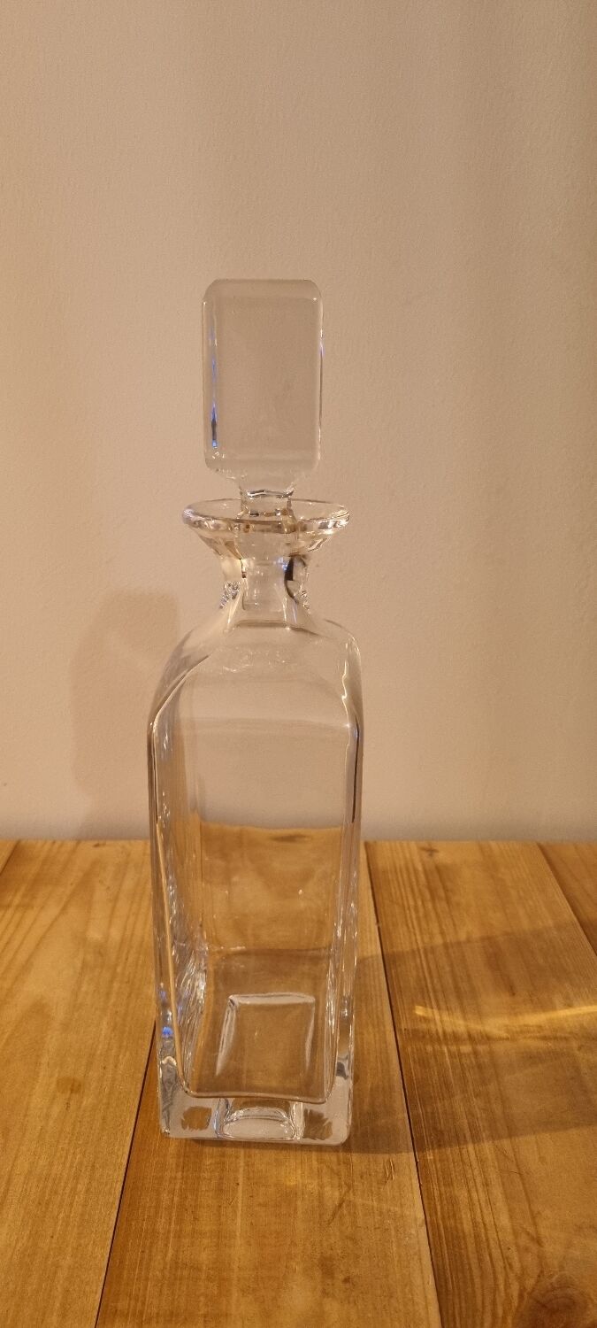 Antique glass spirit decanter with its cap