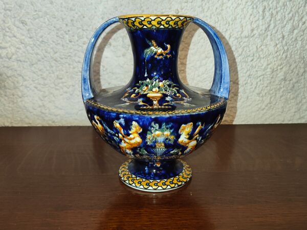 Vase à 2 anses polychrome en faïence de Gien France à décor Renaissance 1938