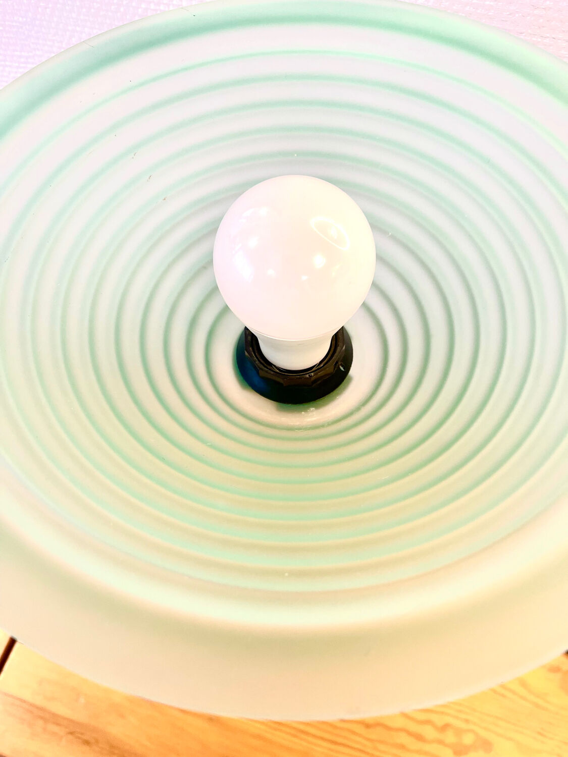 Postmodern lamp from the 80s – green opaline glass and black base, edition