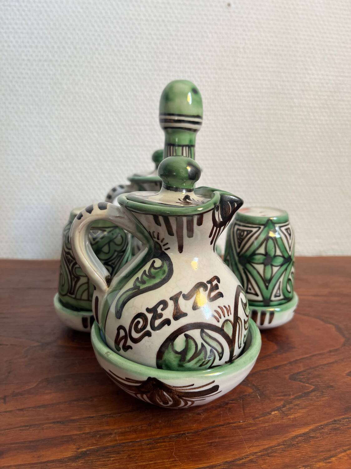 Punter cracked ceramic salt and pepper set, oil and vinegar set