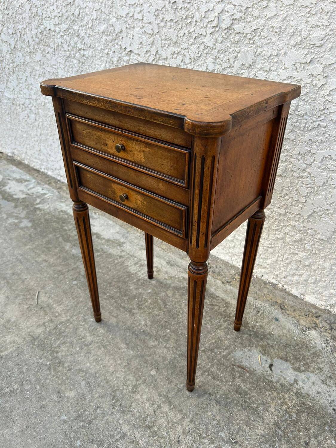 Paire de chevets style Louis XVI