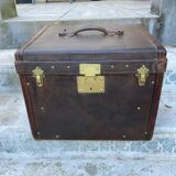 Antique hat trunk in genuine LEATHER