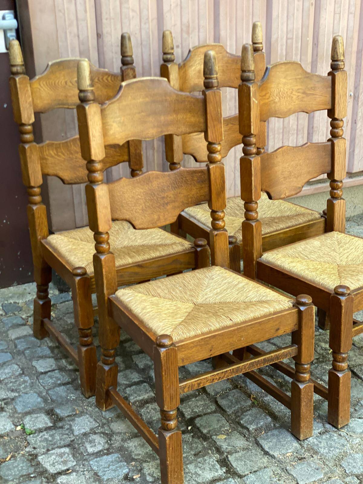 4 chaises à manger bois massif et paille 1960