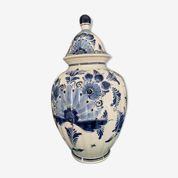 Vase couvert de Delft