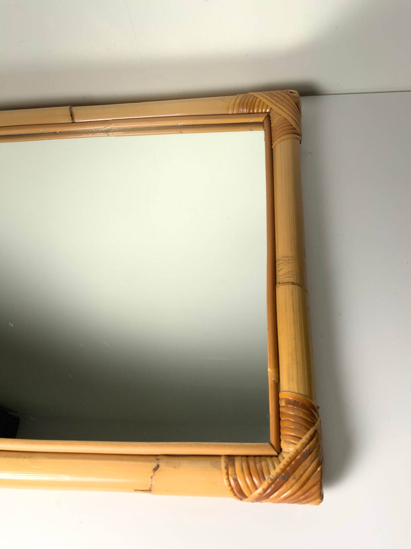 Miroir en rotin vintage
