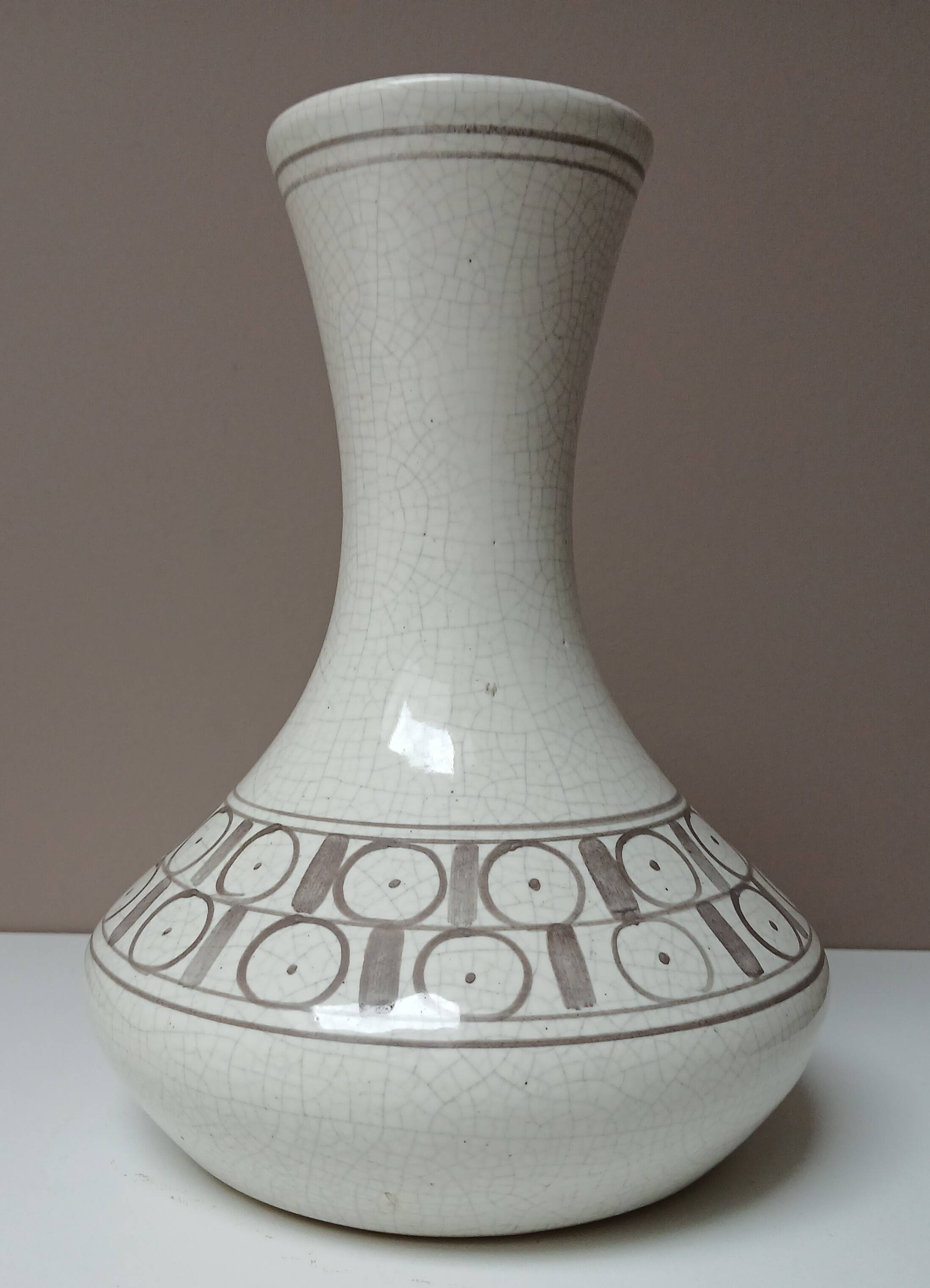 Art Deco cracked vase