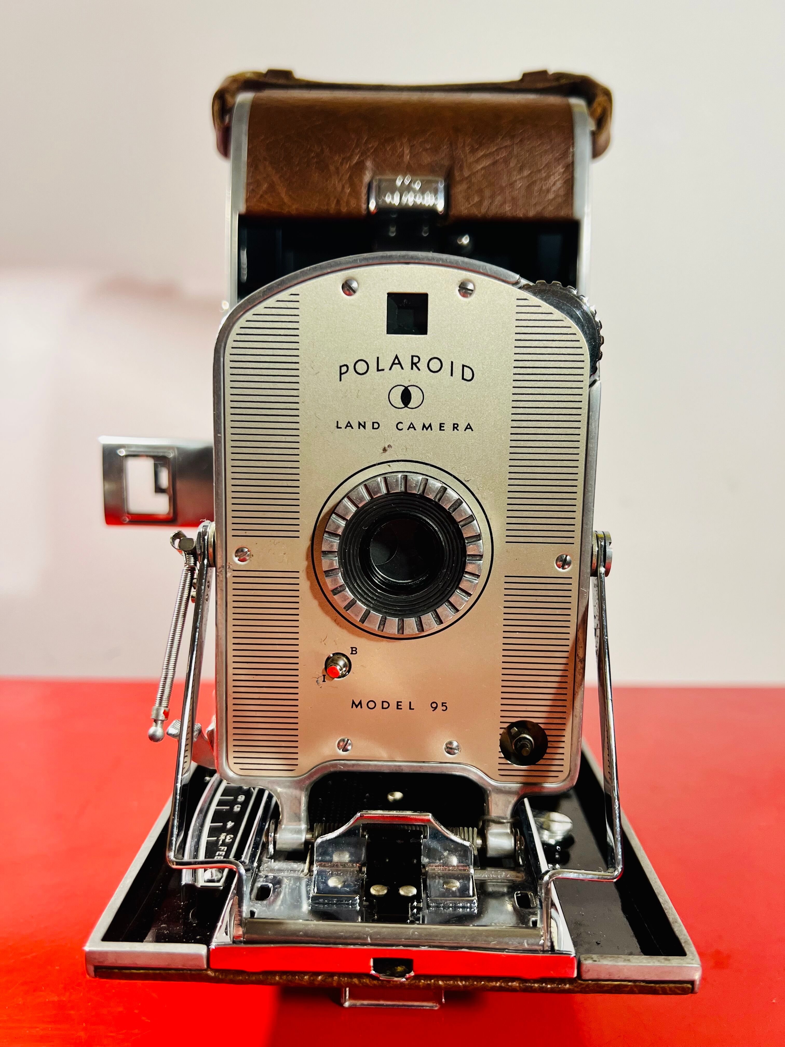 Polaroid land camera model 95