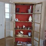 library showcase flamingo model sled