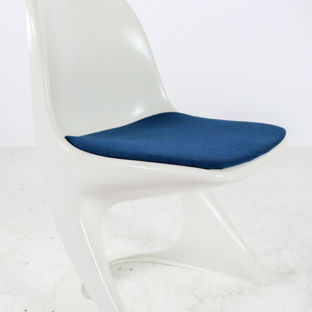Set of 4 Space Age Casalino dining chairs by Alexander begge for Casala