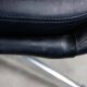 Chaise pivotante vintage en simili cuir noir italien et chrome