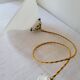 Suspension cloche en opaline blanche