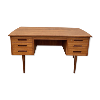 Swedish desk "back-to-back" with its niche 1960