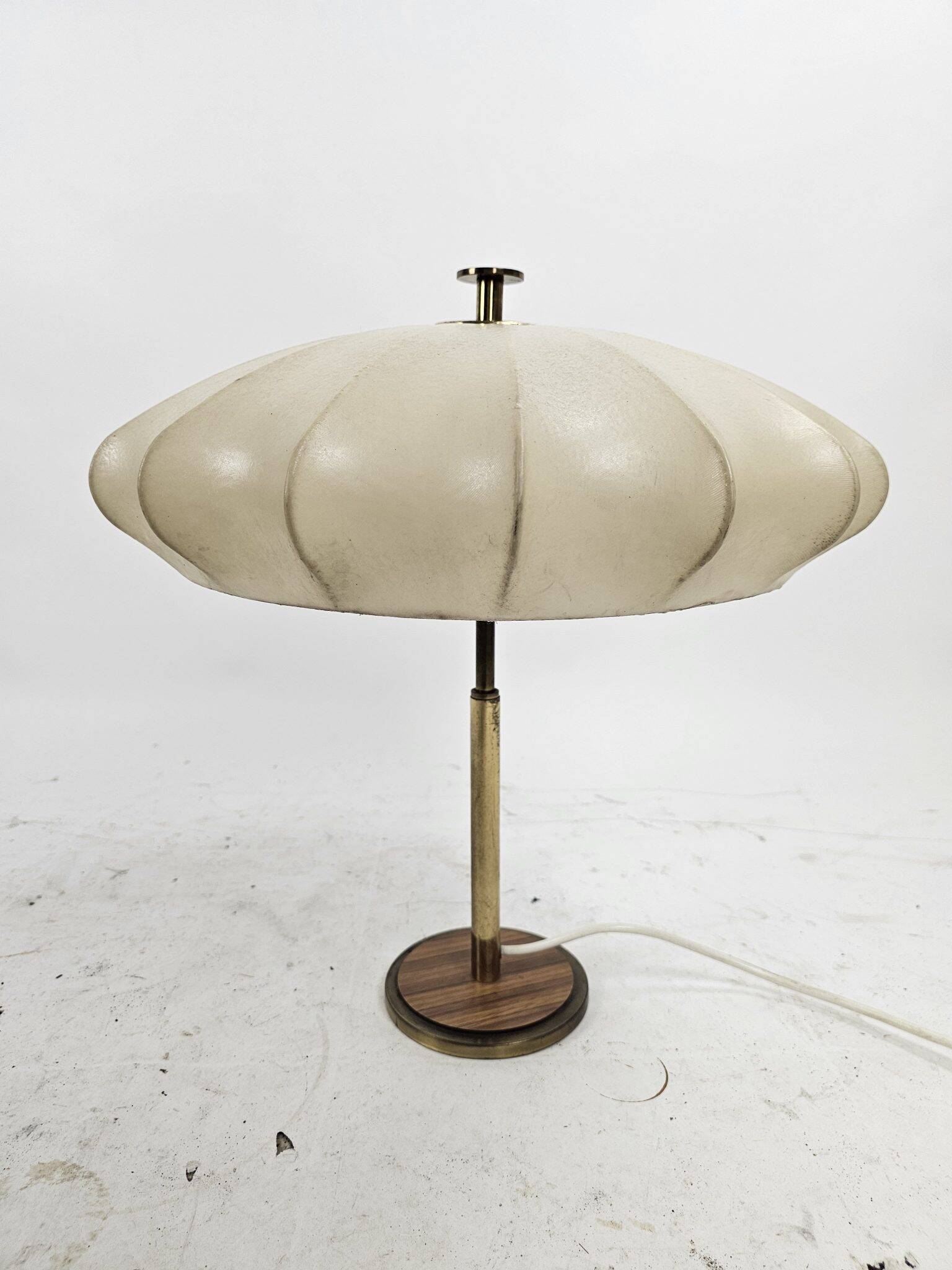 Cocoon table lamp