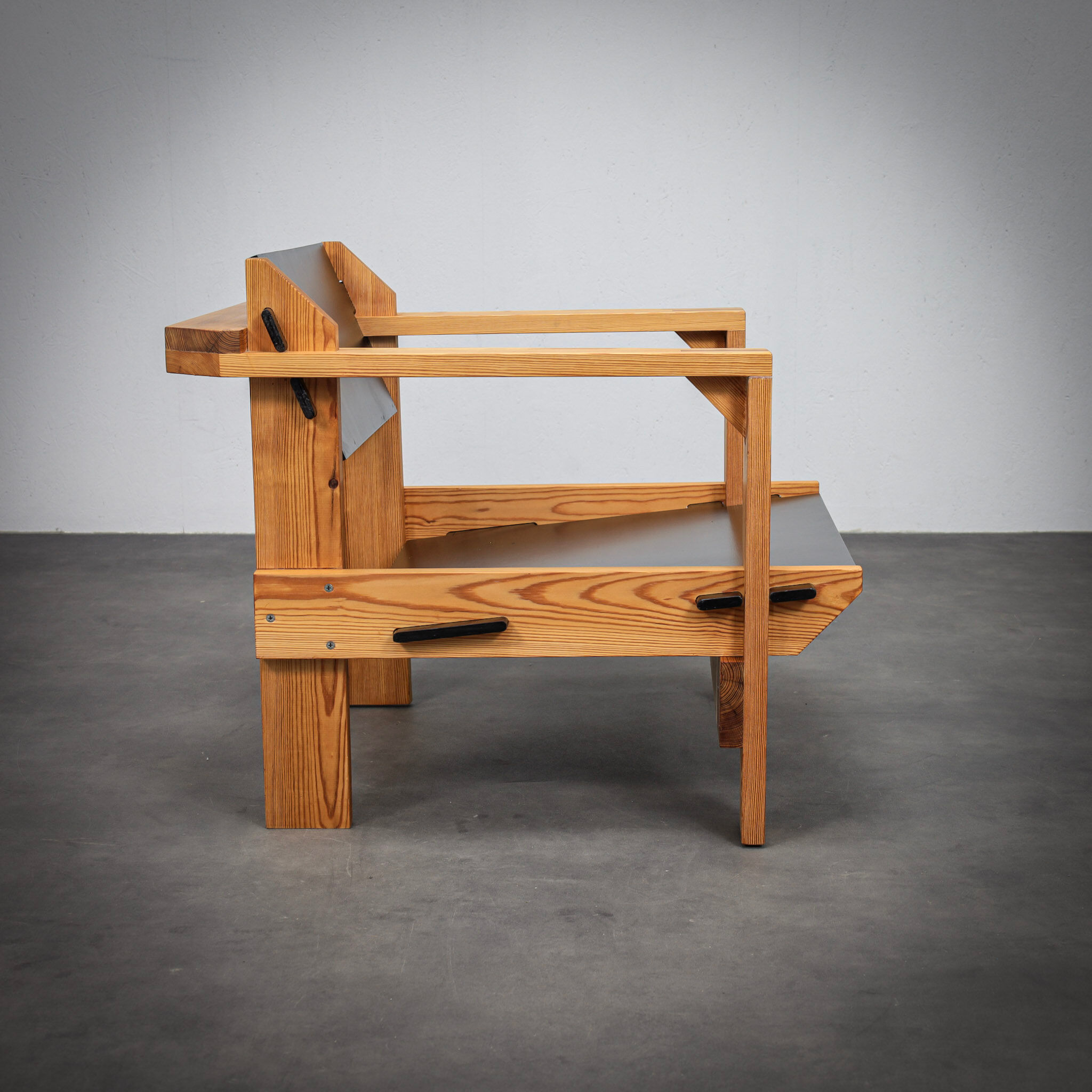 Paire de fauteuils en pin massif néerlandais extrêmement rare par Wouter Fens, années 1960.