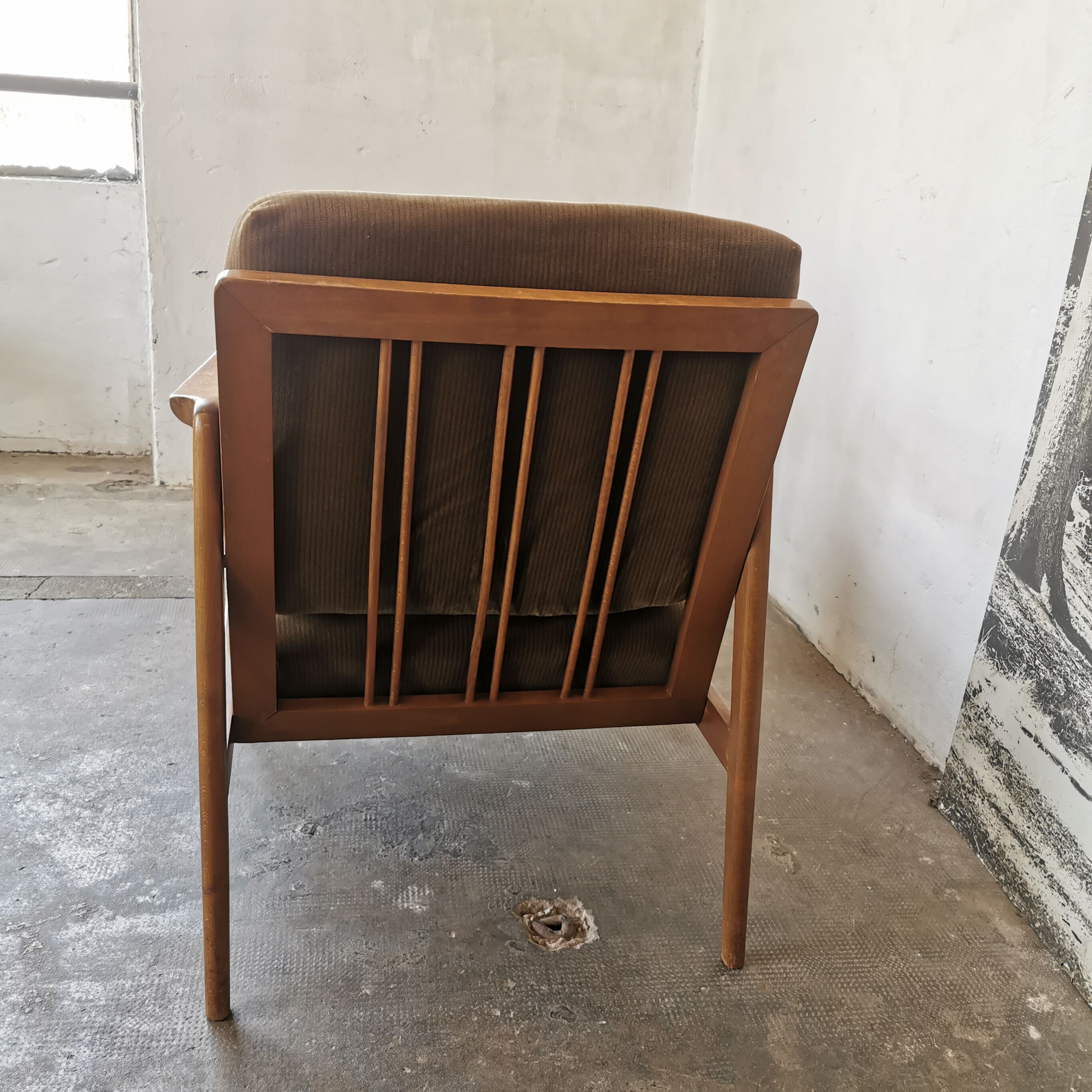 Paire de fauteuils vintage bois et velours