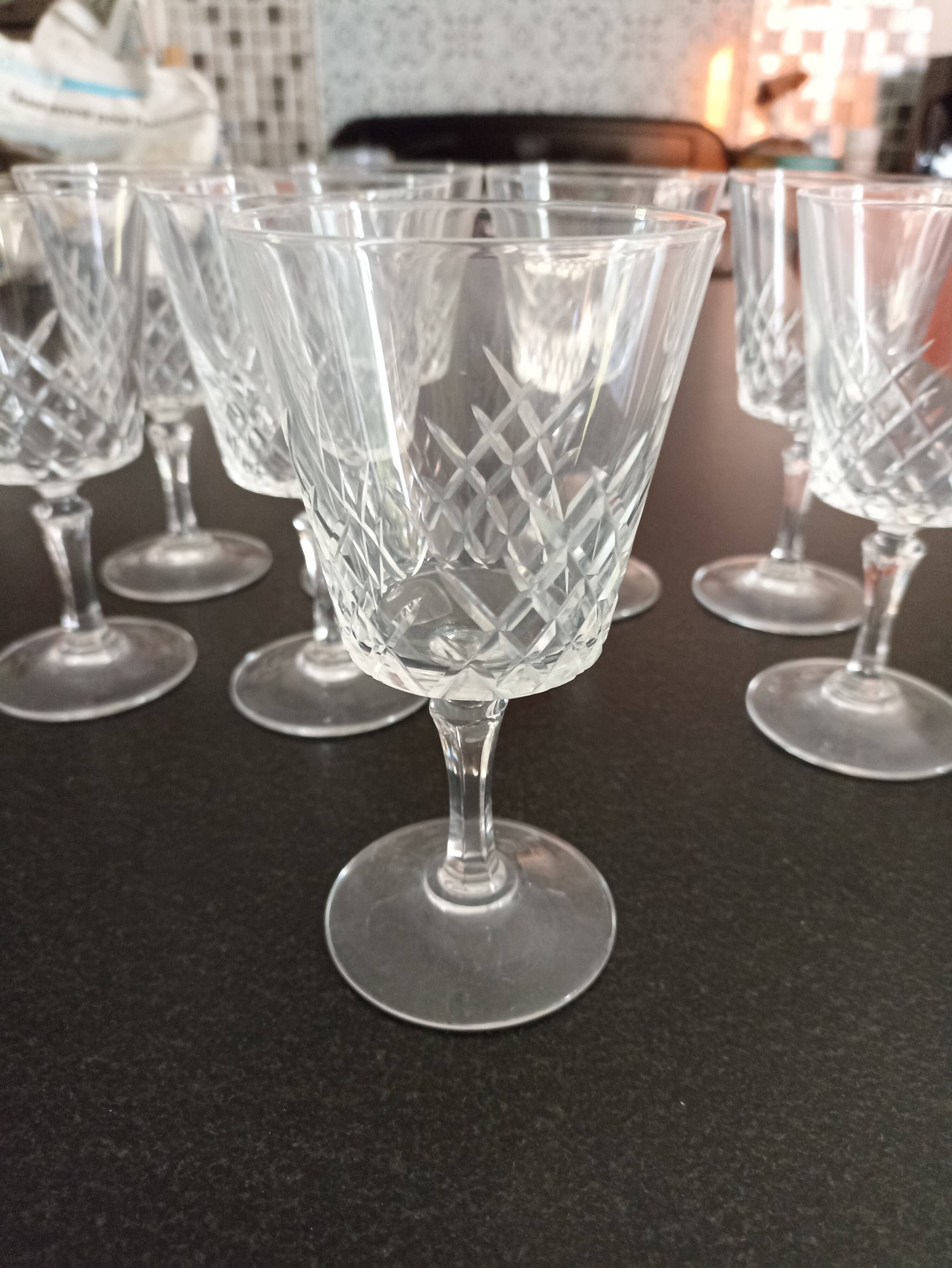 Set of 8 crystal wine glasses