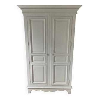 White 2-door wardrobe