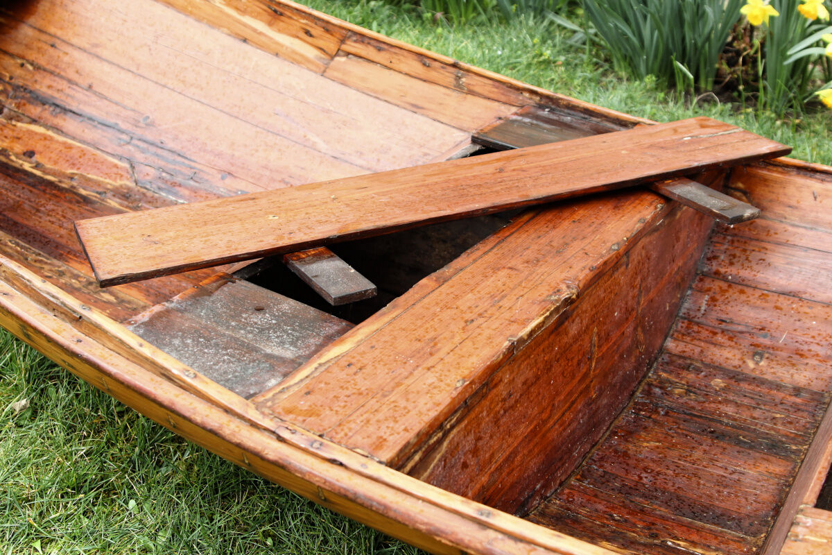 Ancient Picardy boat in solid wood