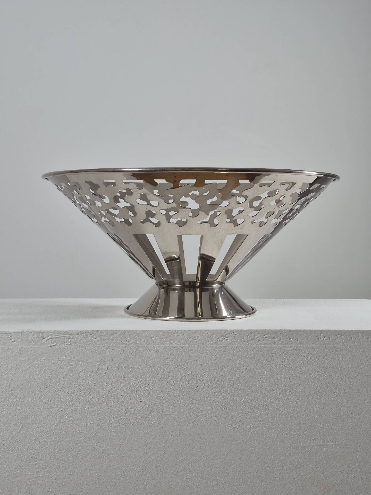 Vintage postmodern fruit bowl by George Sowden for Bodum.