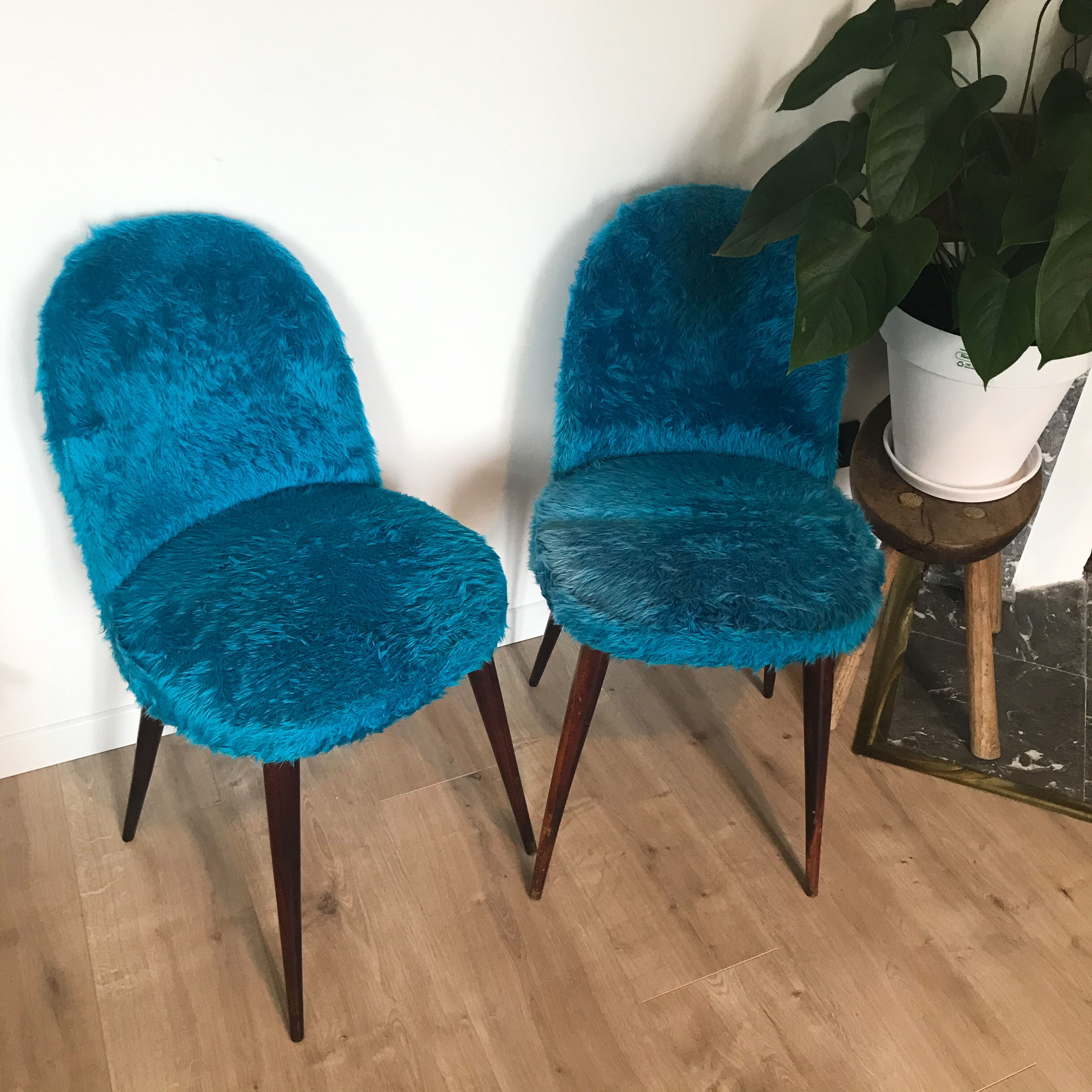 Set of 2 blue moumoute chairs