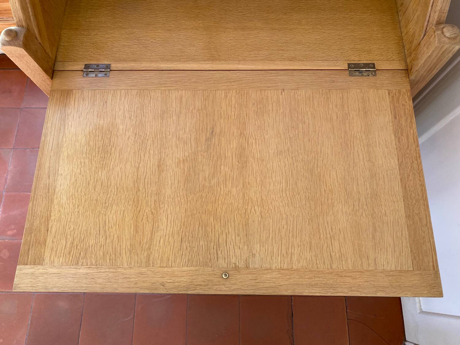 "Donkey's back" secretary by Guillerme and Chambron