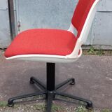Pollock-minded office chair