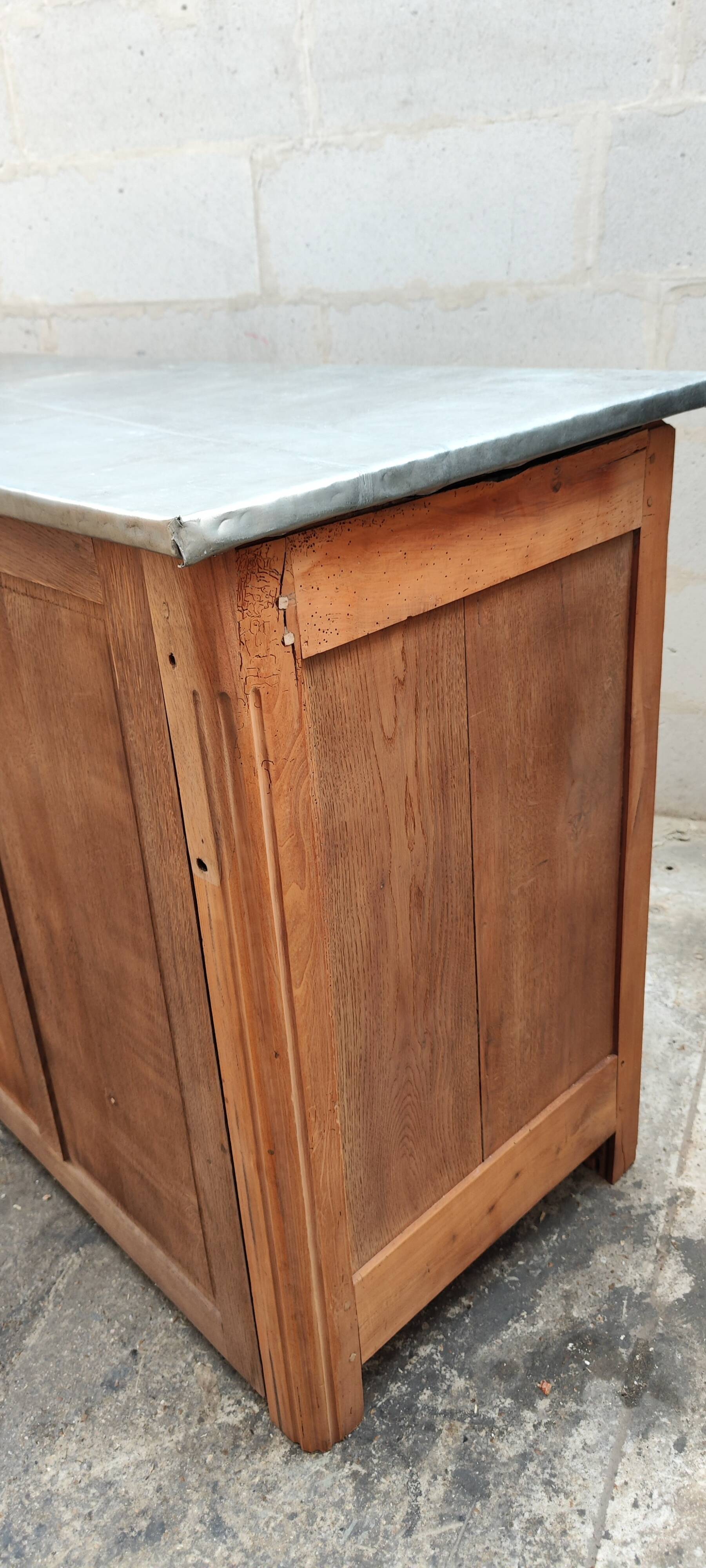 Oak counter top zinc bar bistro estaminet