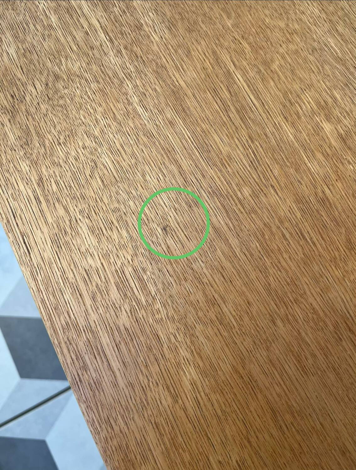 Spindle-legged bedside table from the 60s/70s.