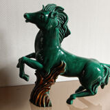 Cheval en faïence verte