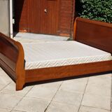Boat bed with rollers