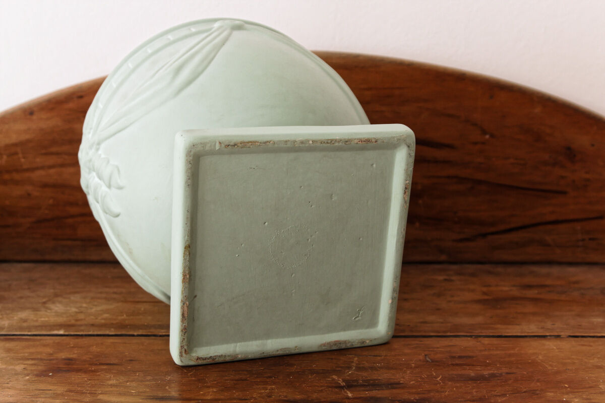 Art Deco ceramic pot cover