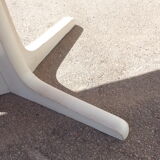White oval Baumann table