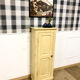 Petite armoire beige vintage