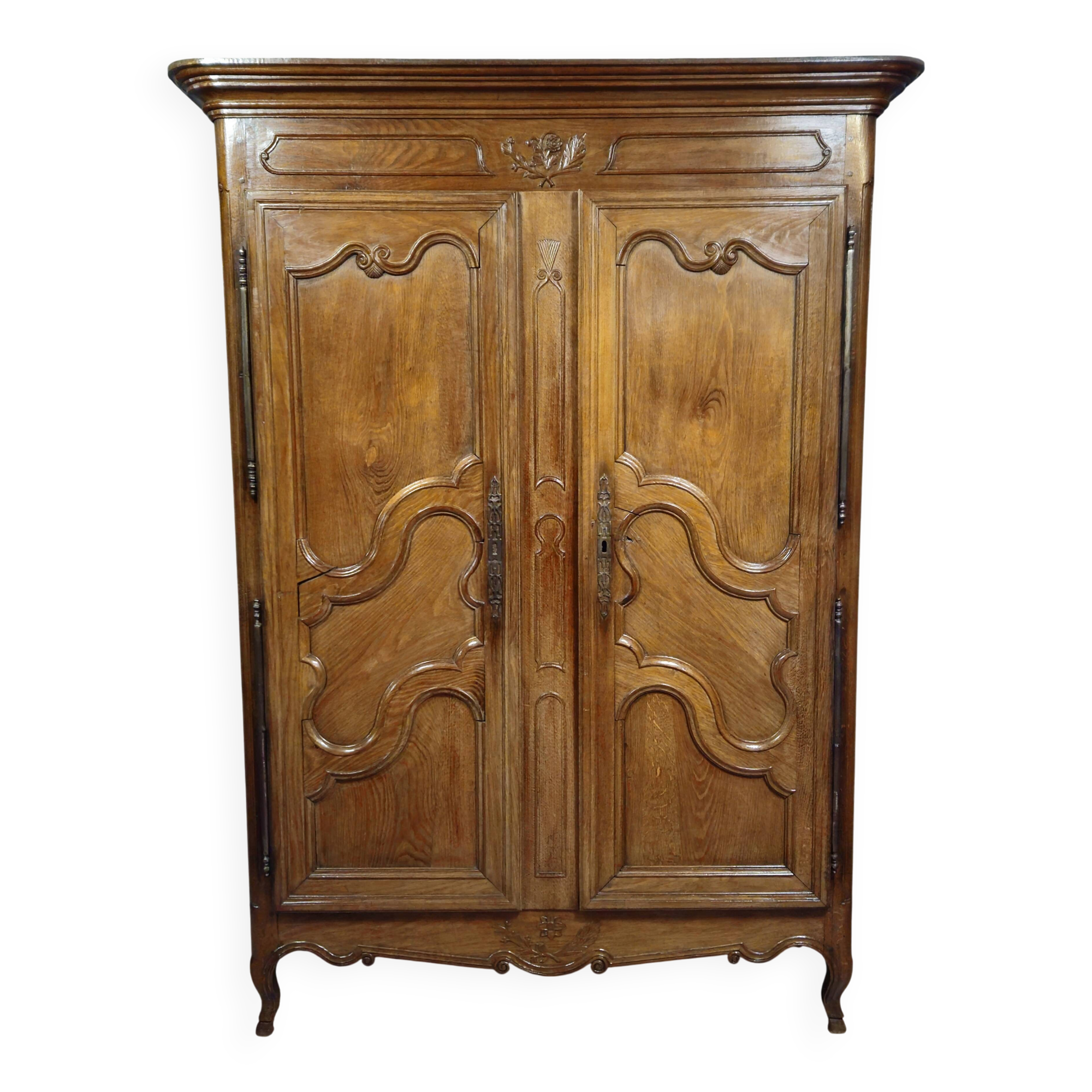 Antique Louis XV wardrobe in solid wood (oak and walnut)