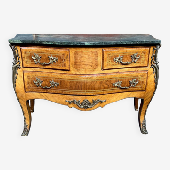 Commode de style Louis XV.