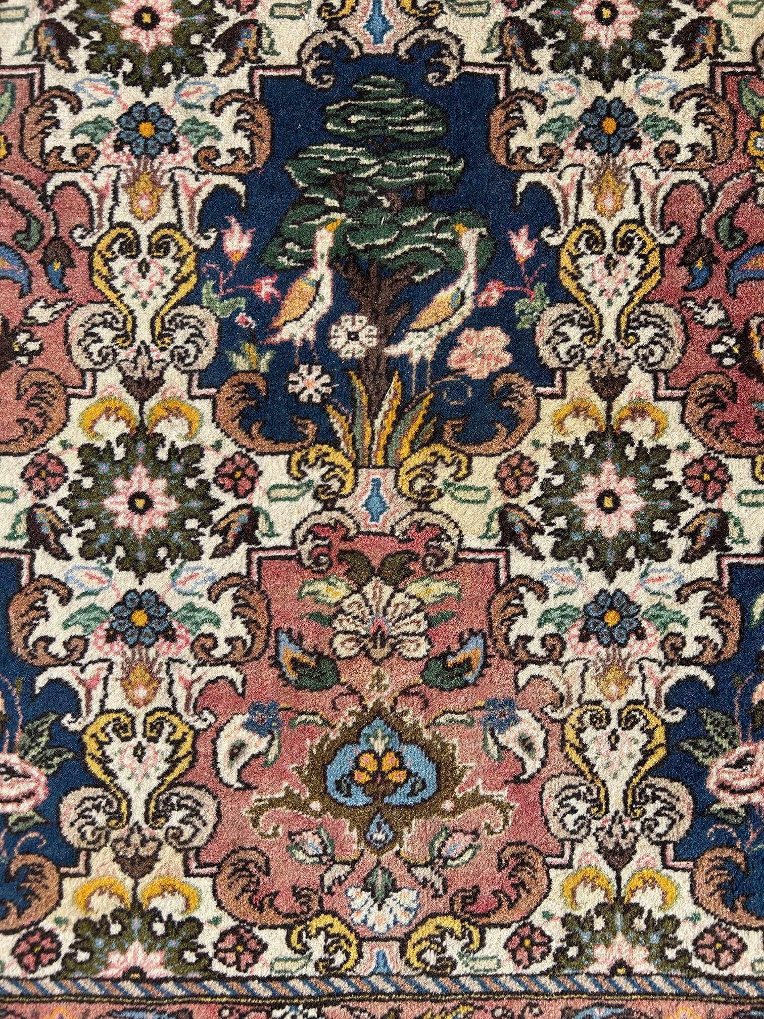 oriental rug with bird decoration 150/205cm