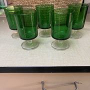5 stemmed glasses
