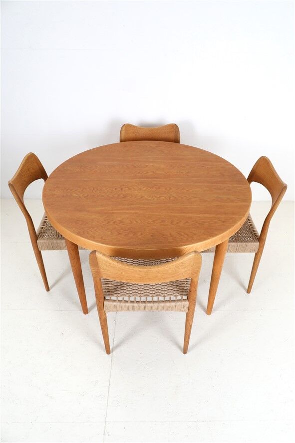 Table à manger ronde restaurée par Villy Schou Andersen / chêne / design danois moderne des années 1960 / 1970