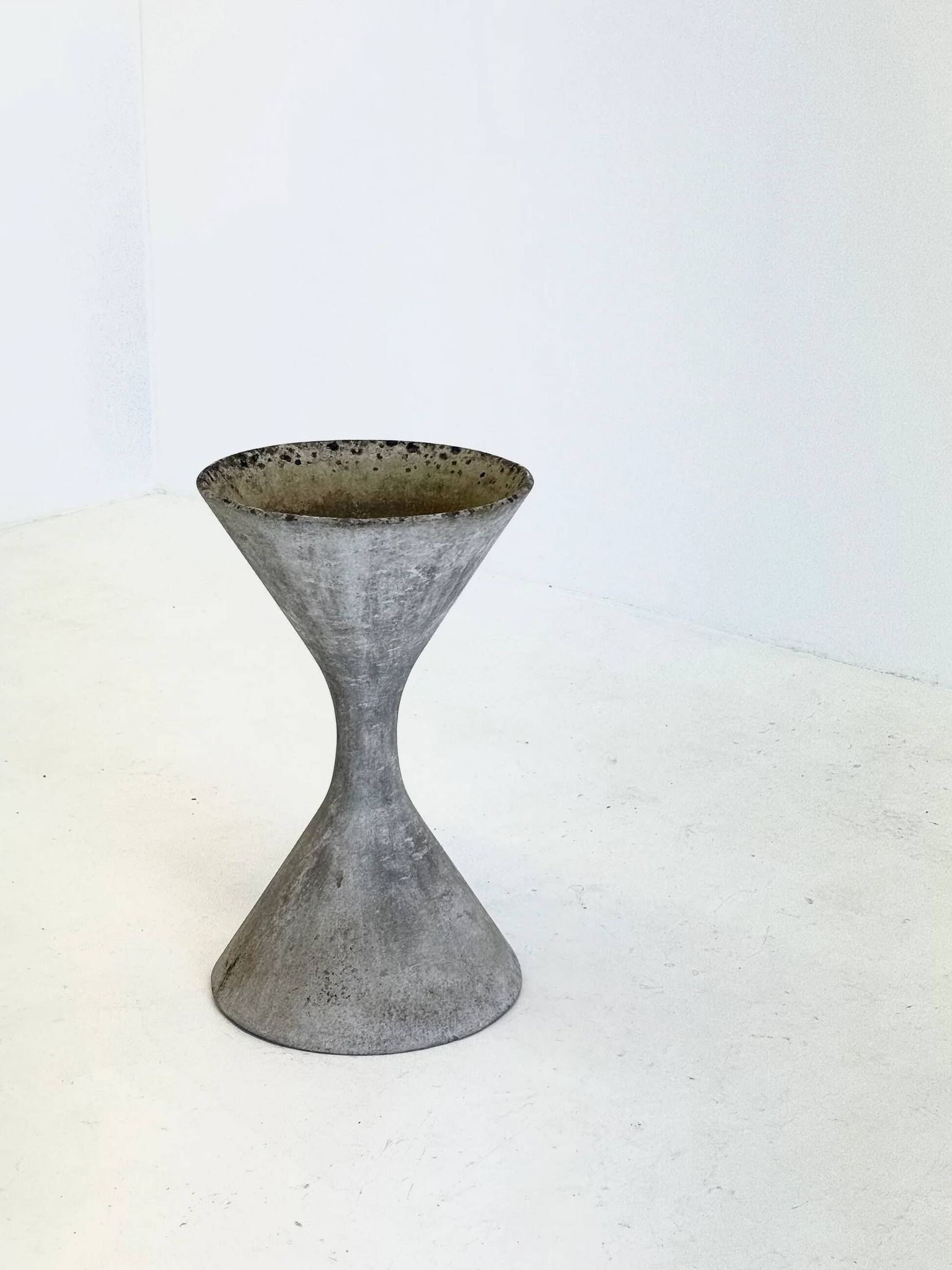 Diabolo planteur par Willy Guhl