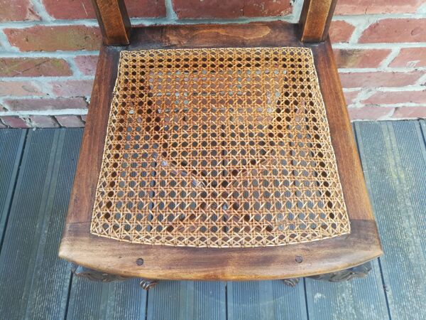 Chaise cannée style Louis XV en hêtre