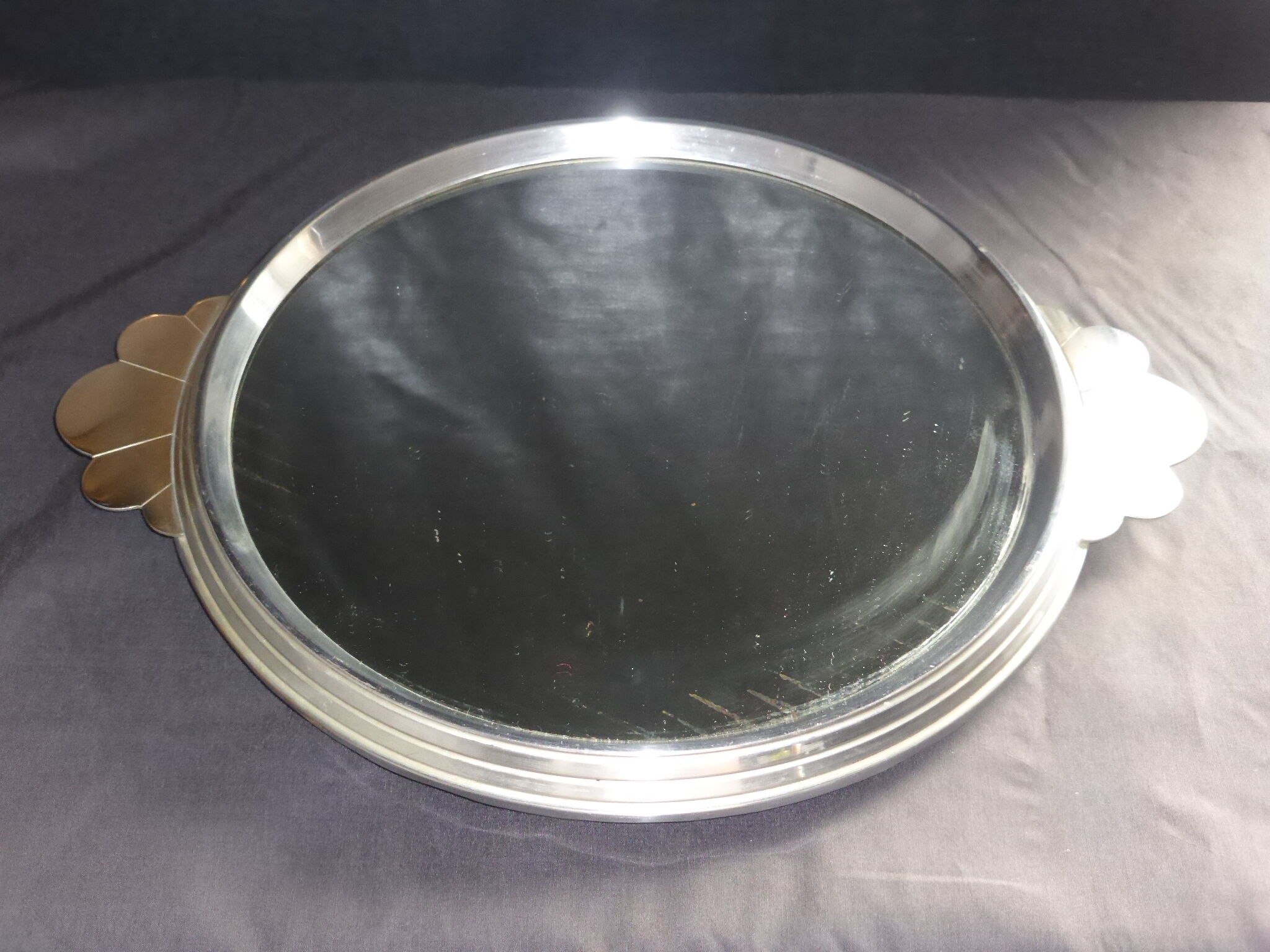 Round mirror tray polylobed side sockets 40/50 years