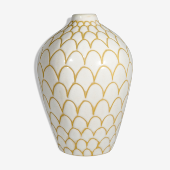 White enamelled soliflora vase, fish scale patterns, from Ioska 1960 Denmark