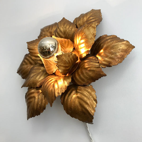 Golden flower wall lamp