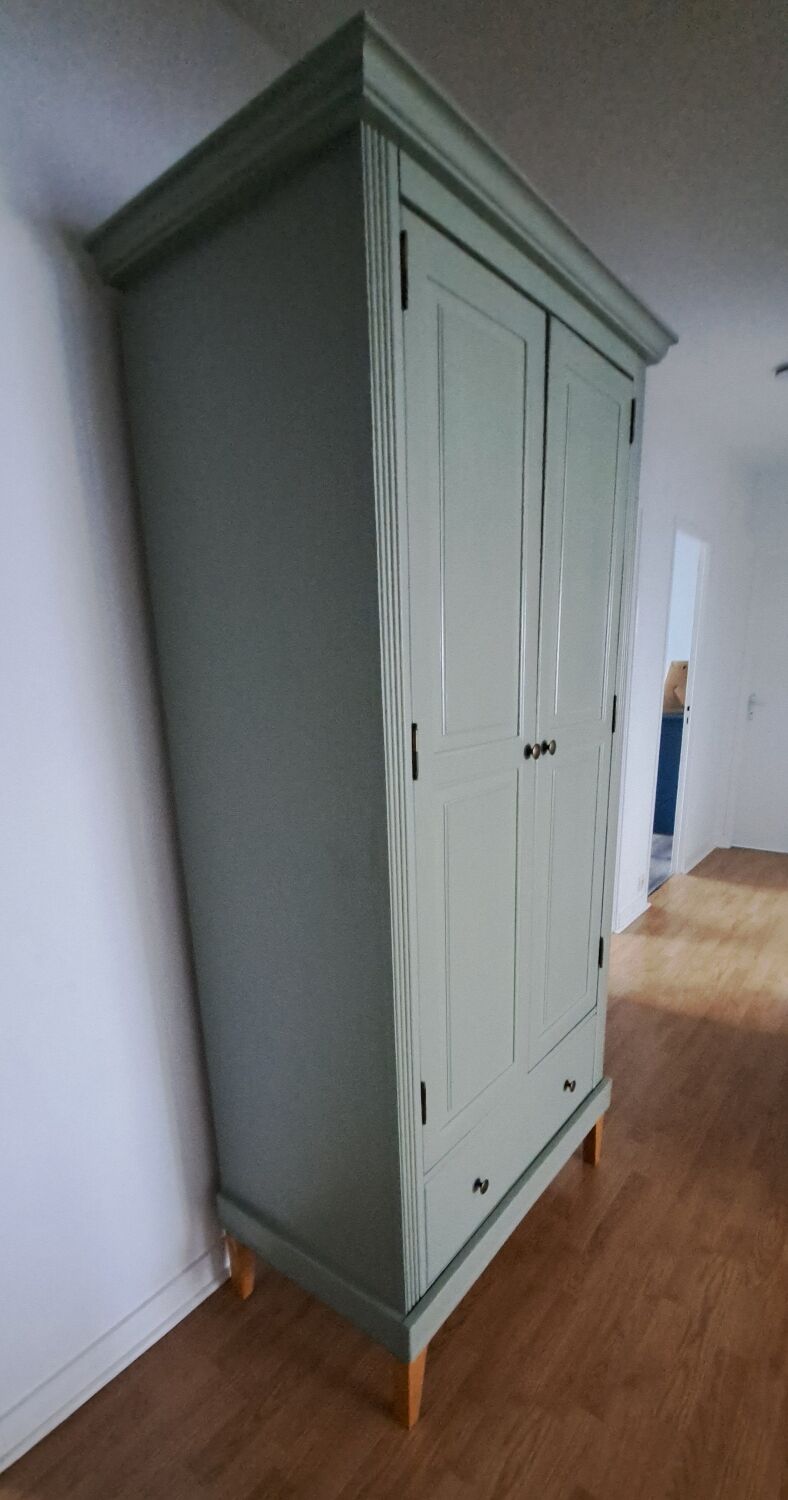 Rød Sødgren forest green cabinet